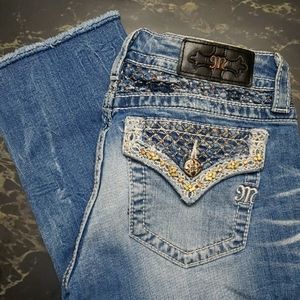 EUC Miss Me Signature Cuffed Capri